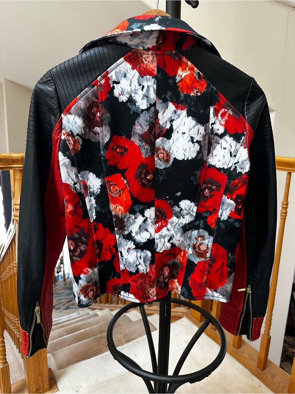 iROO Moderato Red and Black Floral Leather Moto Jacket - Picture 3 of 10